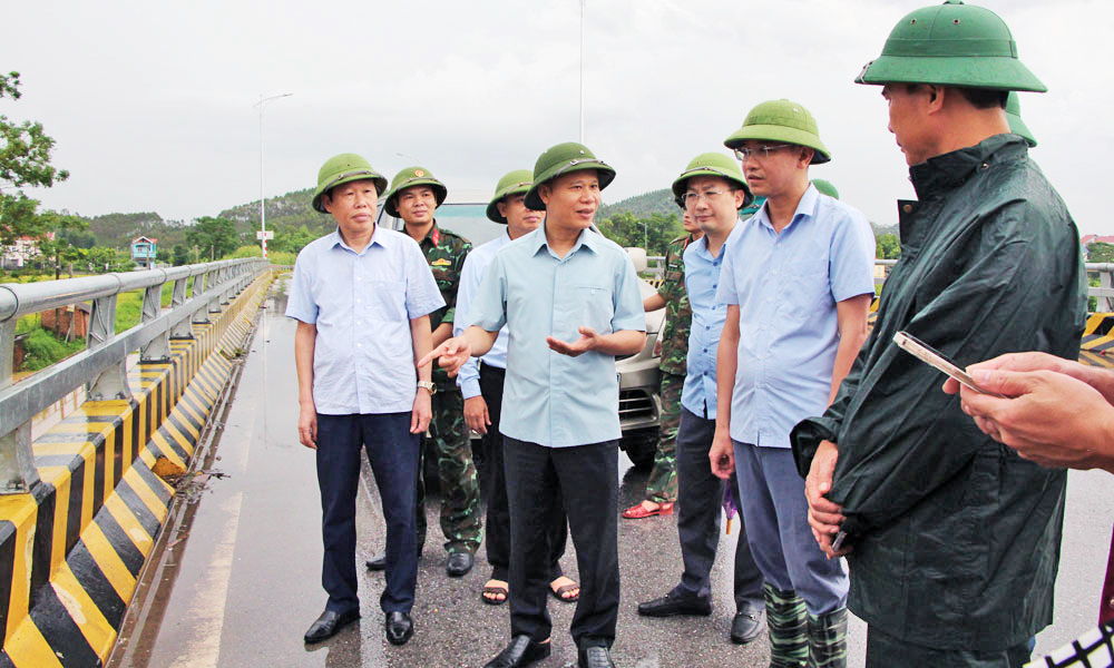  Phó Chủ tịch Thường trực UBND tỉnh Mai Sơn: Bảo đảm an toàn cho Nhân dân là nhiệm vụ hàng đầu